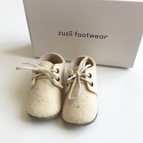 Zuzii Other - Zuzii NWOT cream felt oxfords soft bottom size 3